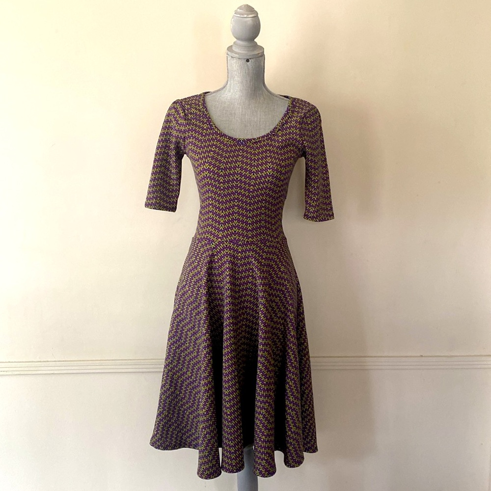 LuLaRoe “NICOLE” FIT-AND-FLIRT MIDI DRESS SIZE EXTRA SMALL 🌟NWOT🌟